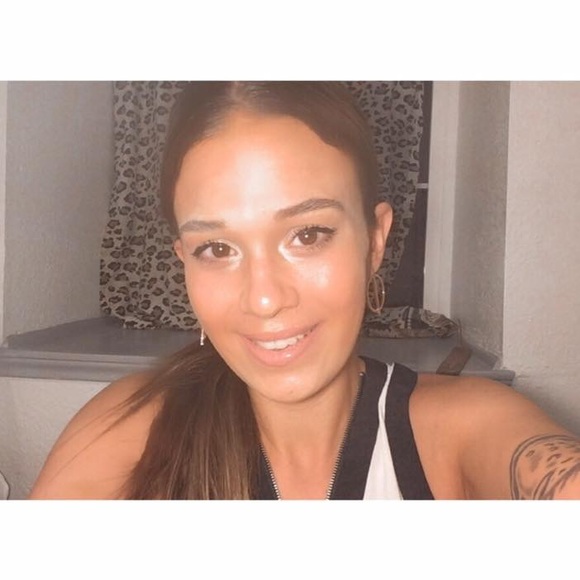 Meet your Posher, Kelsey - Picture 1 of 1